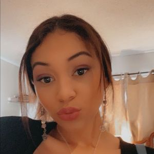 Meet your Posher, Lucid Leah